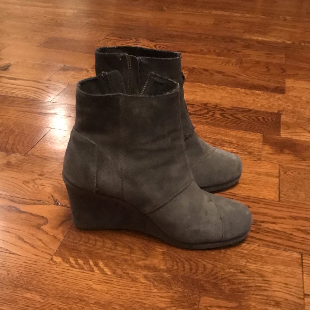 Size 9 Toms